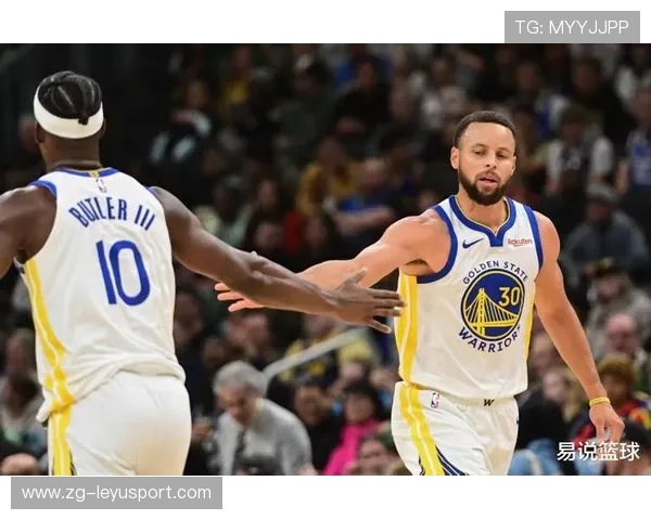 库里急停跳投命中关键分，勇士掌控下半场