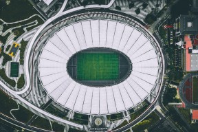 乐鱼体育平台官网-“高新体育中心：羽毛球赛场上演速度与力量的巅峰较量”